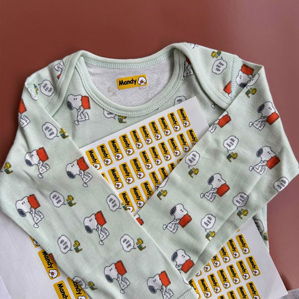 Étiquettes de noms pour les vêtements